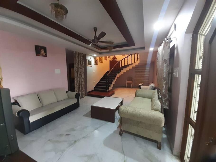 Jubilee Hills Duplex Villa For Family Stay