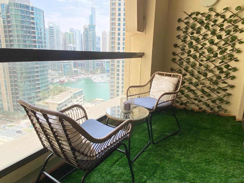 Charming spacious studio apartment in the heart of JBR