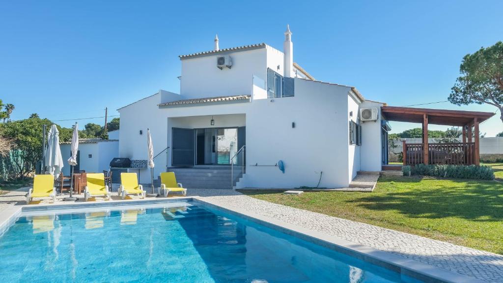 Casa da Laranjeira - a stunning 4 bed villa with private pool