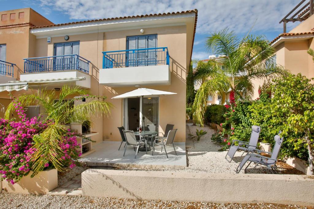 Casa Del Sol Townhouse in Iris Village Paphos