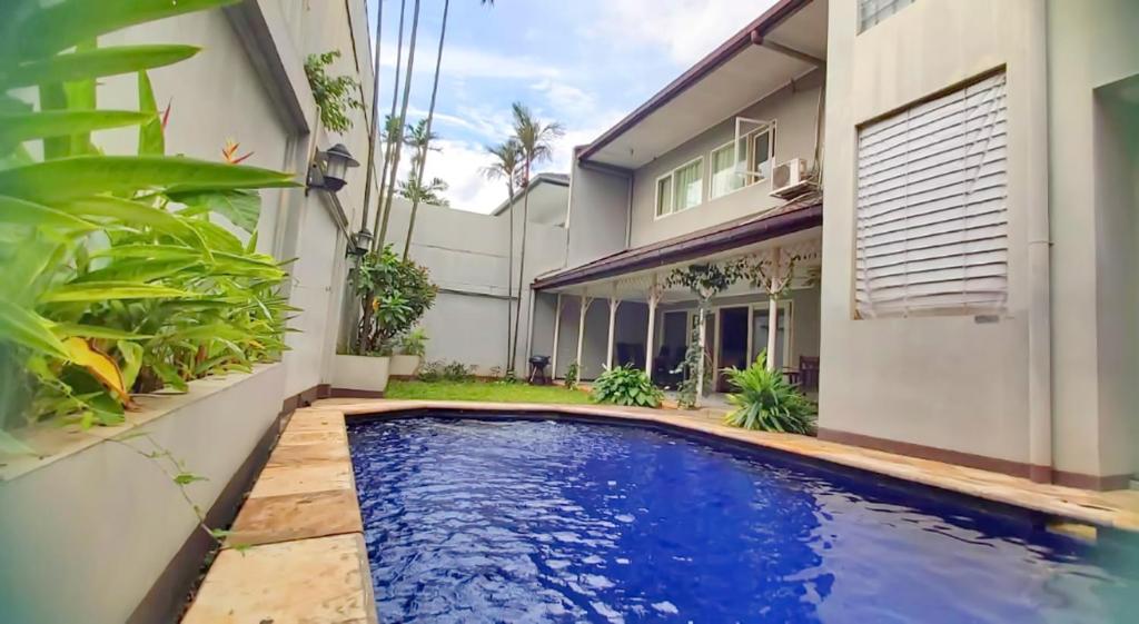 Kemang Utara Creative Villas