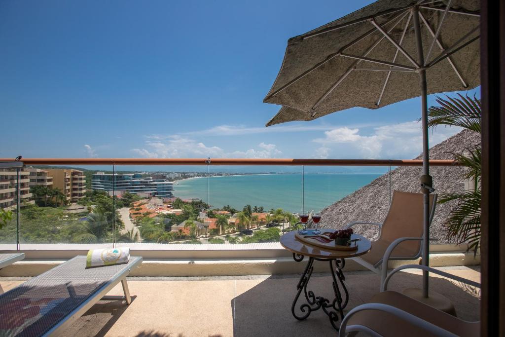 Stunning two-level ocean view condo