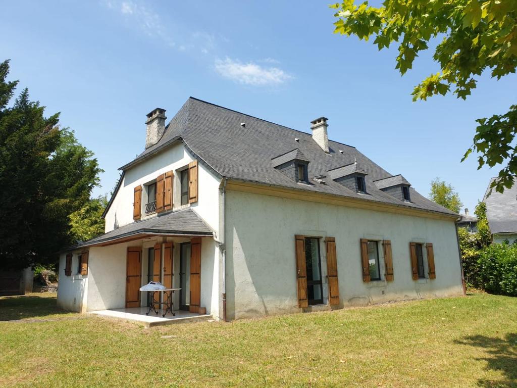 La bergerie, maison spacieuse avec grand jardin, vue sur les Pyrénées