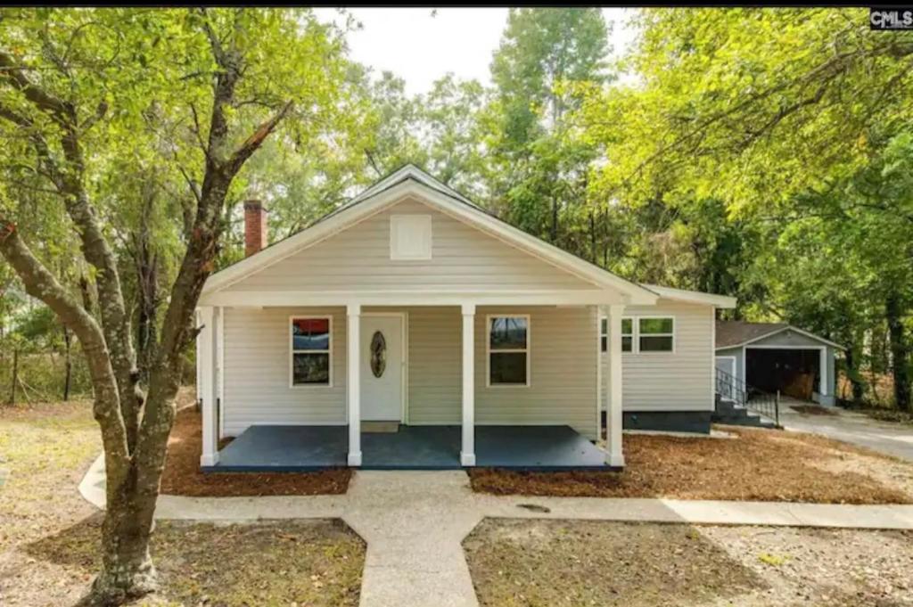 Cozy and Comfy 3bedrooms home- near downtown Columbia and Fort Jackson Army Base