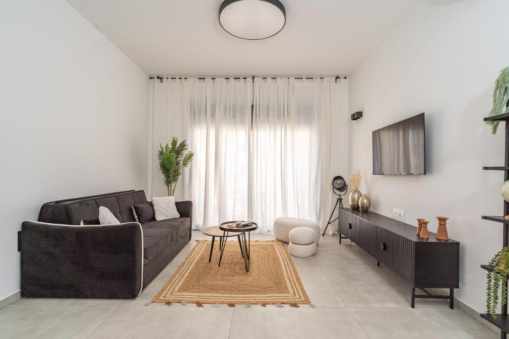 Deluxe 1 Bedrooms Apartment Terrace in City Center