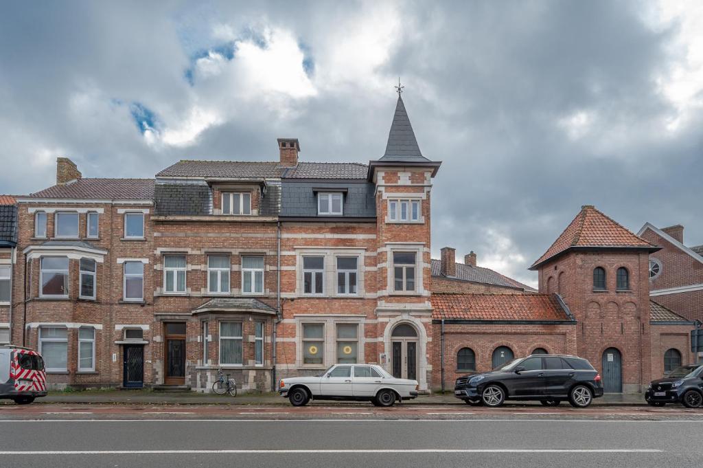 Villa Cézar - big house at the center of Bruges - free parking