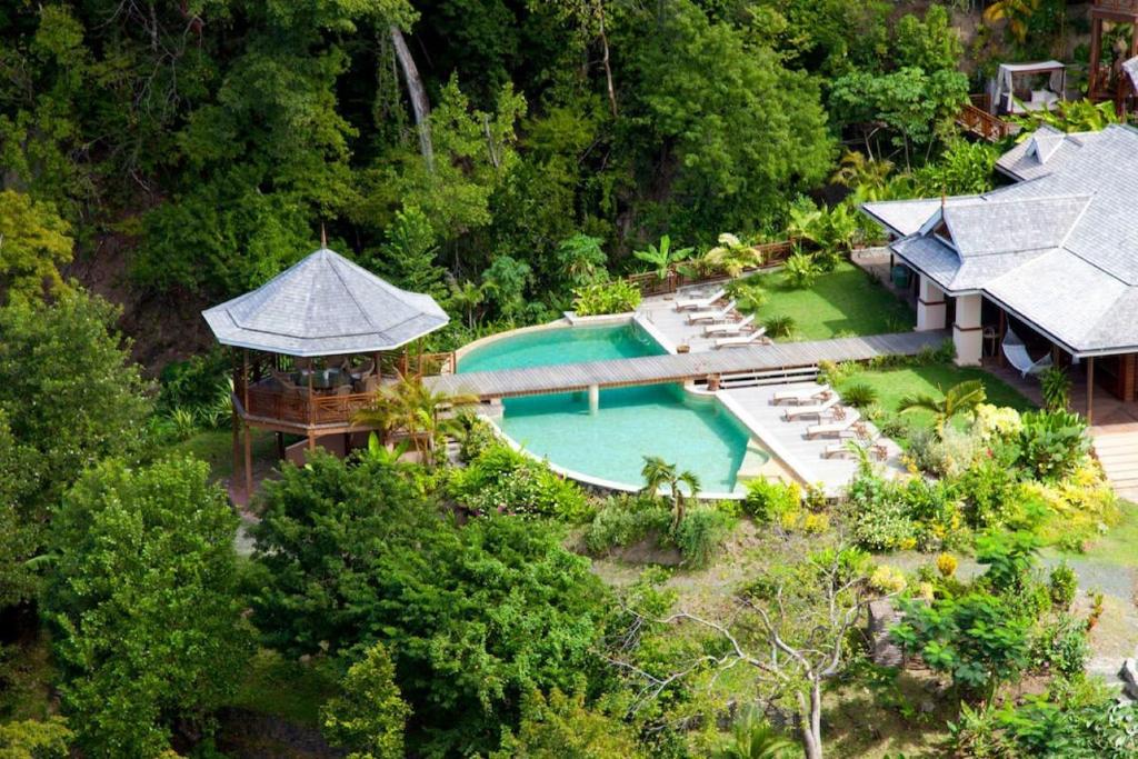 Amazing 6 BR Ocen View Villa in Marigot Bay